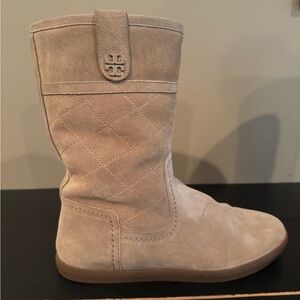 💥Tory Burch Suede Pull On Boots. Color Tan, Size 9, Mid-calf